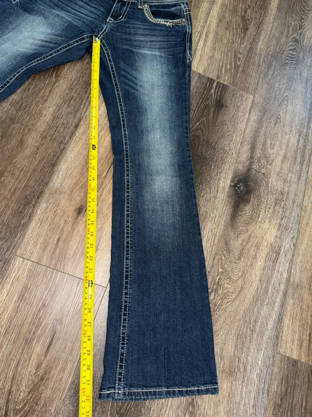 Shyanne Mid Rise Bootcut Dark Wash Metallic / Leather Embellished Jeans Size 27 - Picture 11 of 12